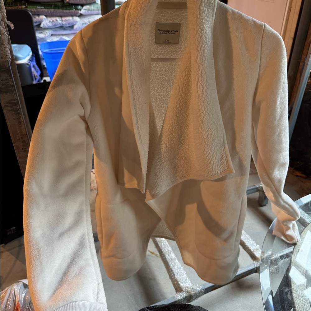 Abercrombie & Fitch Ivory Drape Blazer